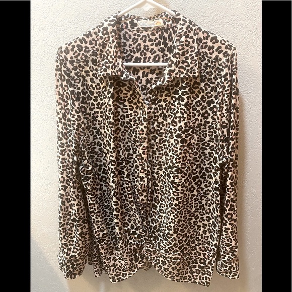 C&C California Leopard Twist Front Shirt Size XL - Picture 3 of 11